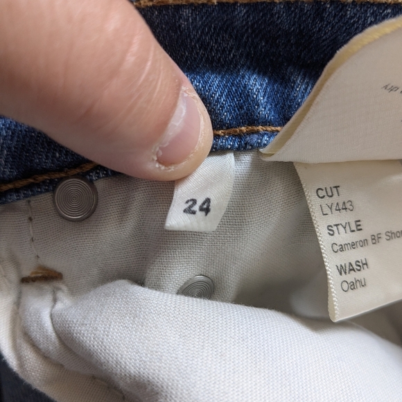 REFORMATION Distrssed Jeans Short Women Size 24 (Run Bigger) Made In USA - Picture 8 of 12